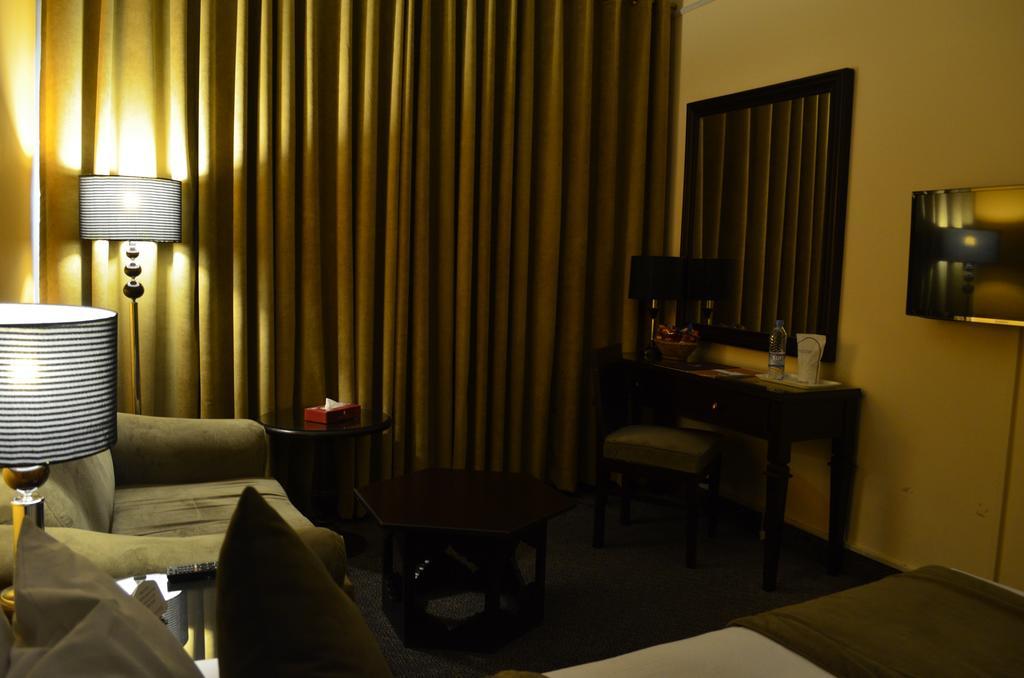 Smart Hotel Lahore Habitación foto